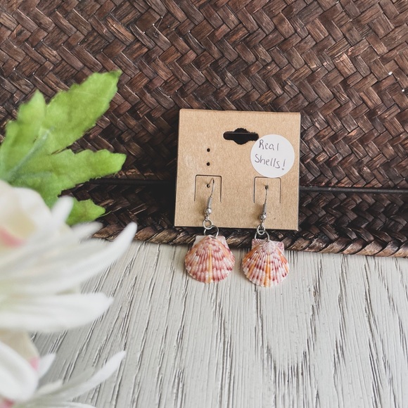 Shell Earrings - Picture 2 of 4